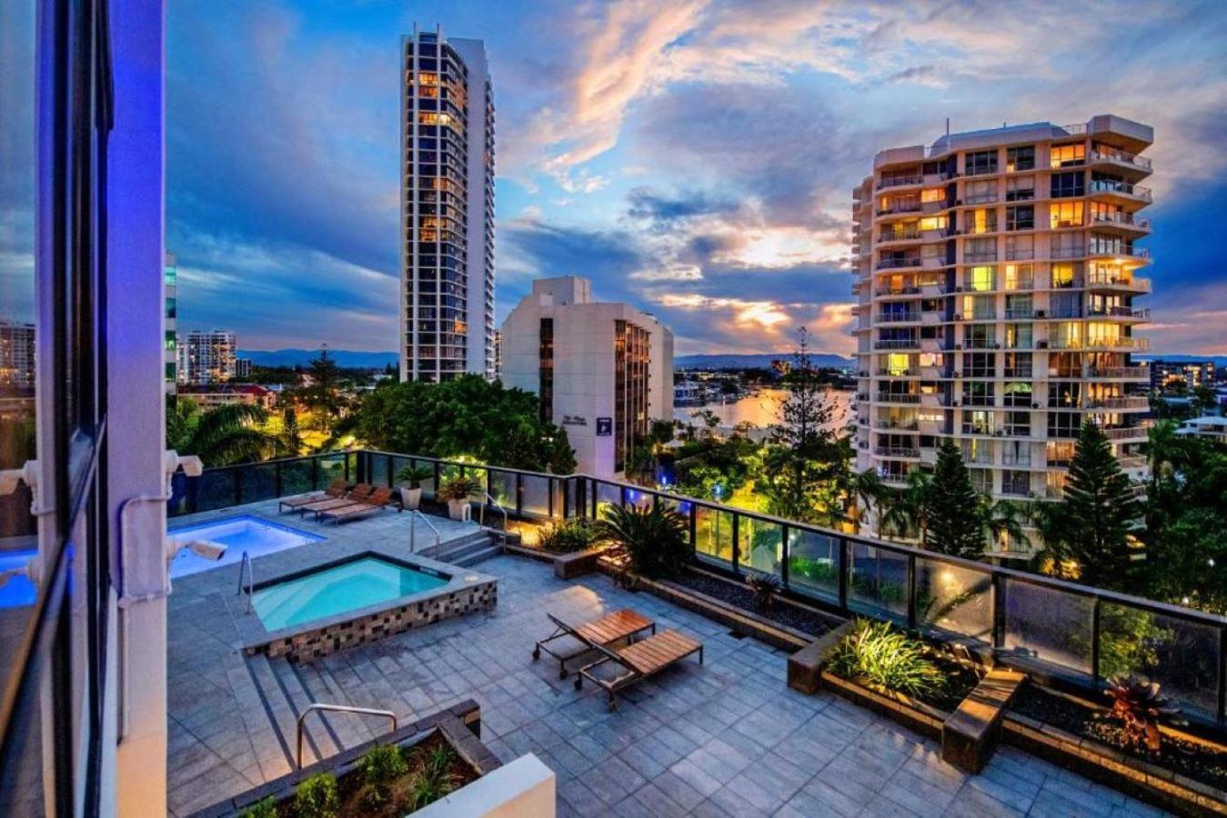 Circle On Cavil Holidays Gold Coast Exterior foto