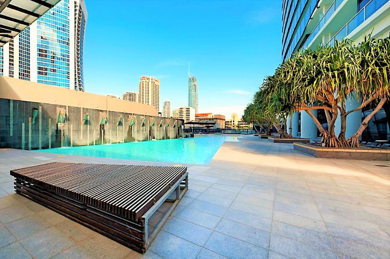 Circle On Cavil Holidays Gold Coast Exterior foto